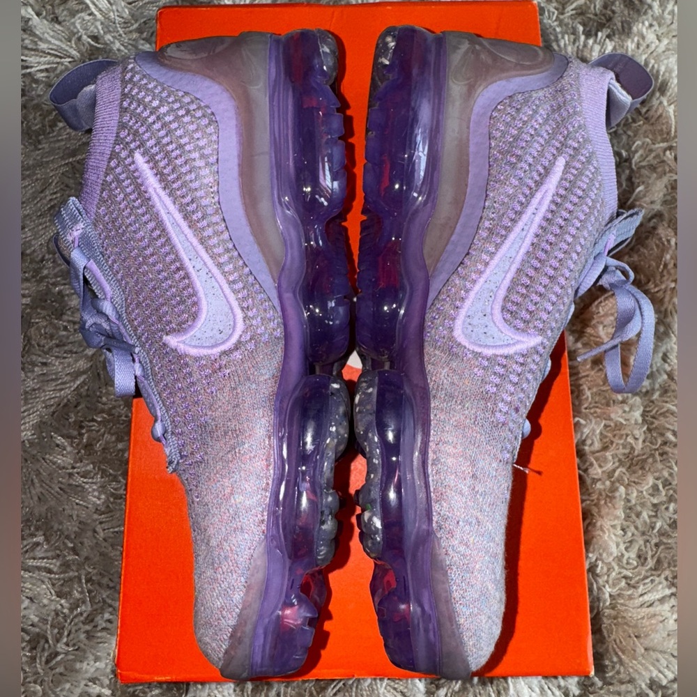 Nike Women's Air VaporMax‎ Purple Athletic Shoes in original box size 8 - Picture 4 of 12